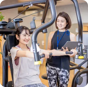トレーニングを受ける女性
